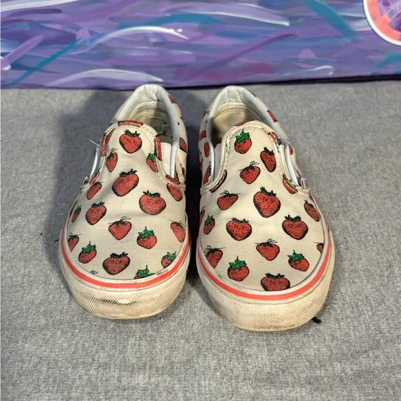 Vans Kids Strawberry Print Slip-On Sneakers - Picture 7 of 9